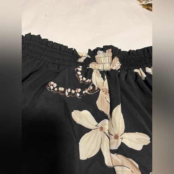 Lightweight Floral Wideleg Pants - Picture 4 of 4